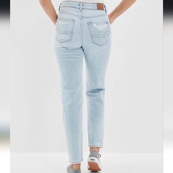 NWOT American Eagle Strigid Ripped Mom Jean size 10 - Picture 2 of 7